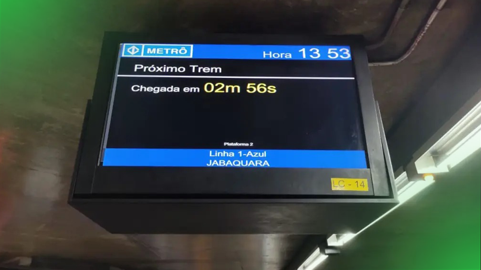 imagem de tela no metrô 4yousee telas transporte digital setor impacto